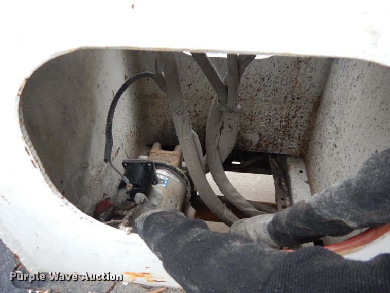 image for item DM2964 2015 Ford F550  bucket truck