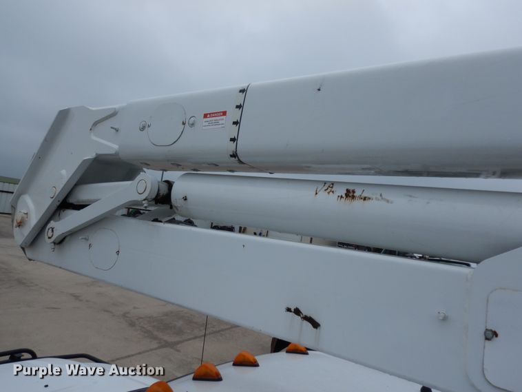 image for item DM2964 2015 Ford F550  bucket truck