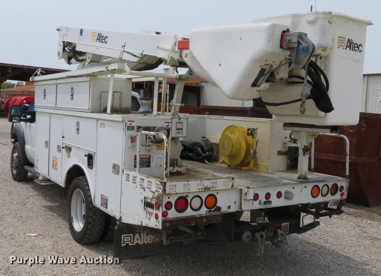 image for item DN5826 2011 Ford F550  bucket truck