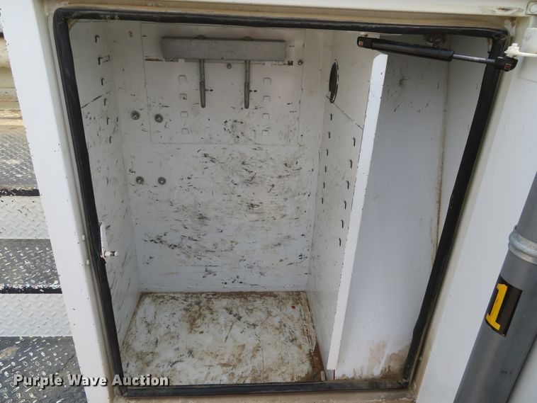 image for item DN5826 2011 Ford F550  bucket truck