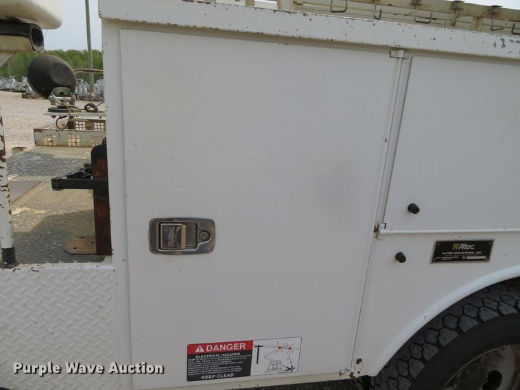 image for item DN5826 2011 Ford F550  bucket truck