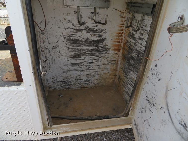 image for item DN5826 2011 Ford F550  bucket truck