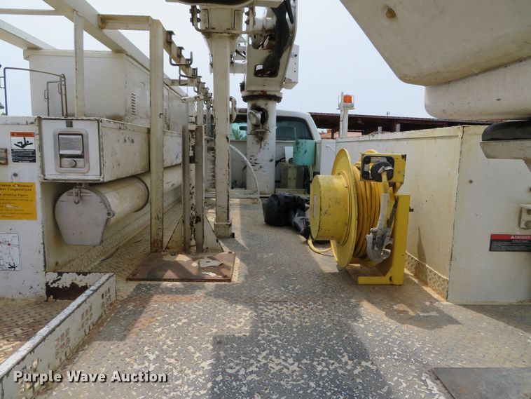 image for item DN5826 2011 Ford F550  bucket truck