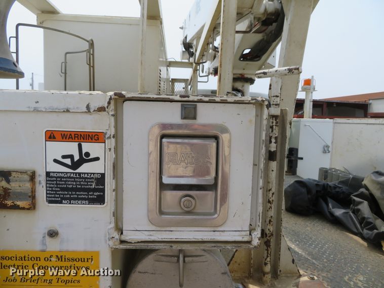 image for item DN5826 2011 Ford F550  bucket truck