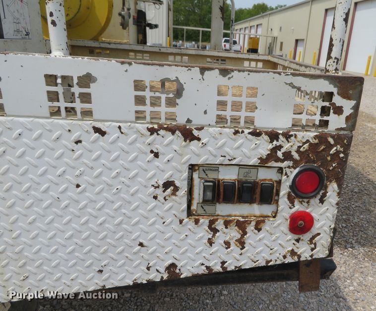 image for item DN5826 2011 Ford F550  bucket truck