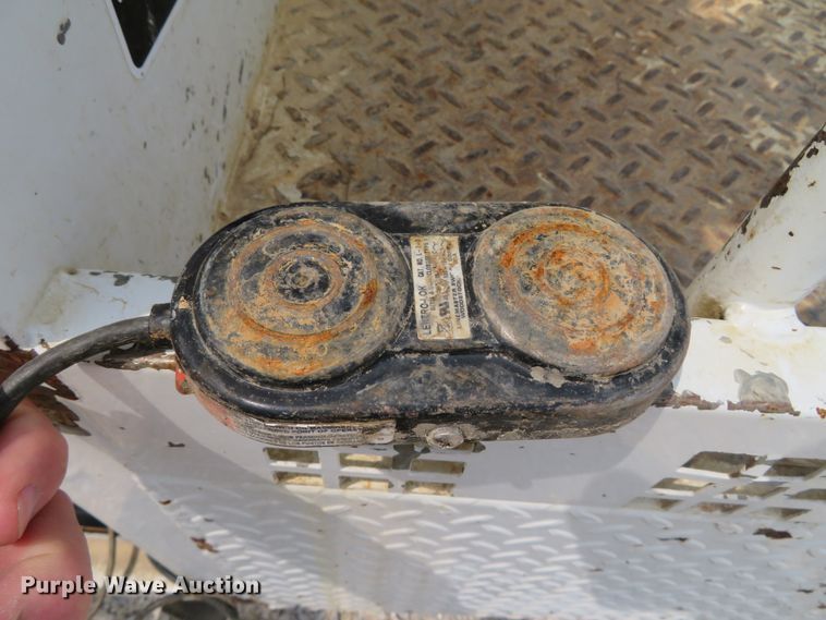 image for item DN5826 2011 Ford F550  bucket truck