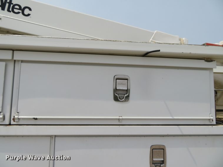 image for item DN5826 2011 Ford F550  bucket truck