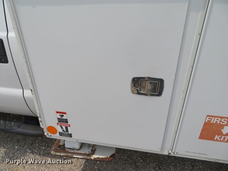 image for item DN5826 2011 Ford F550  bucket truck