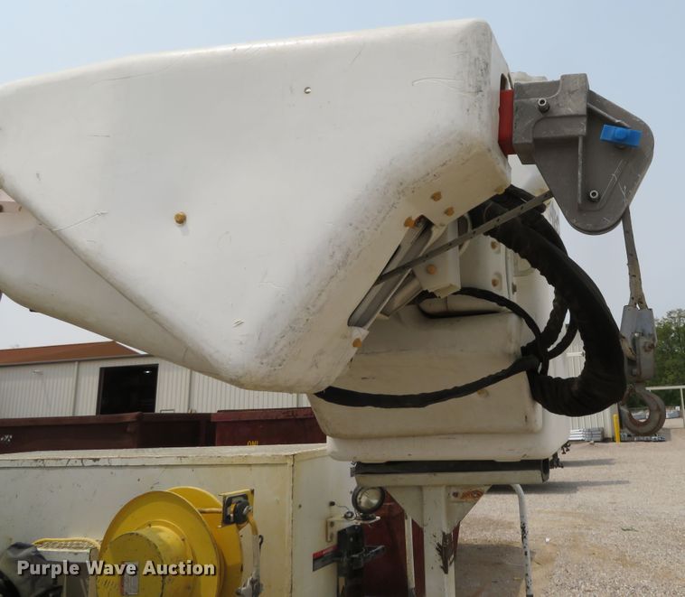 image for item DN5826 2011 Ford F550  bucket truck