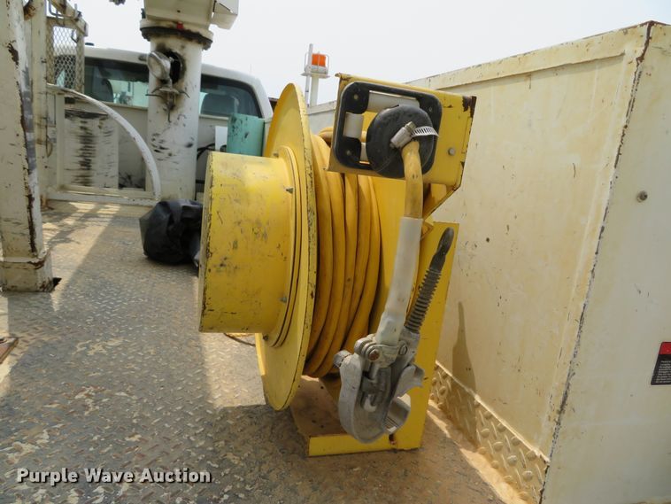 image for item DN5826 2011 Ford F550  bucket truck