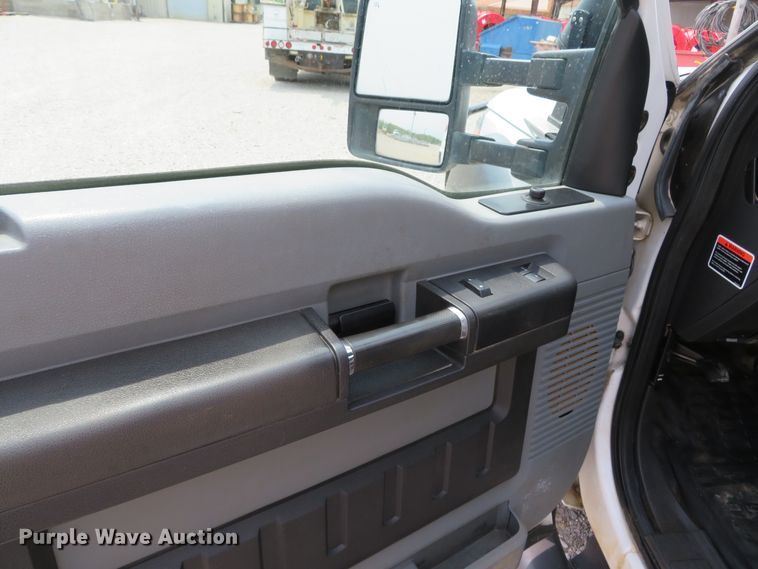 image for item DN5826 2011 Ford F550  bucket truck