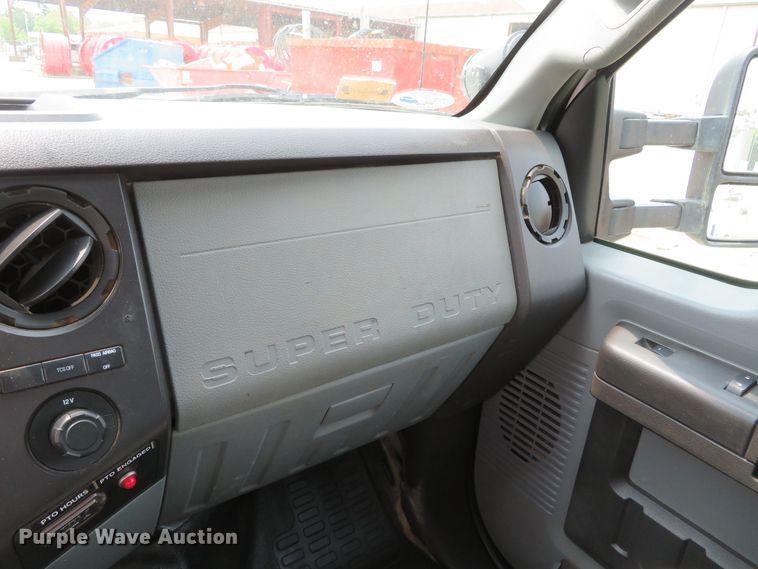 image for item DN5826 2011 Ford F550  bucket truck