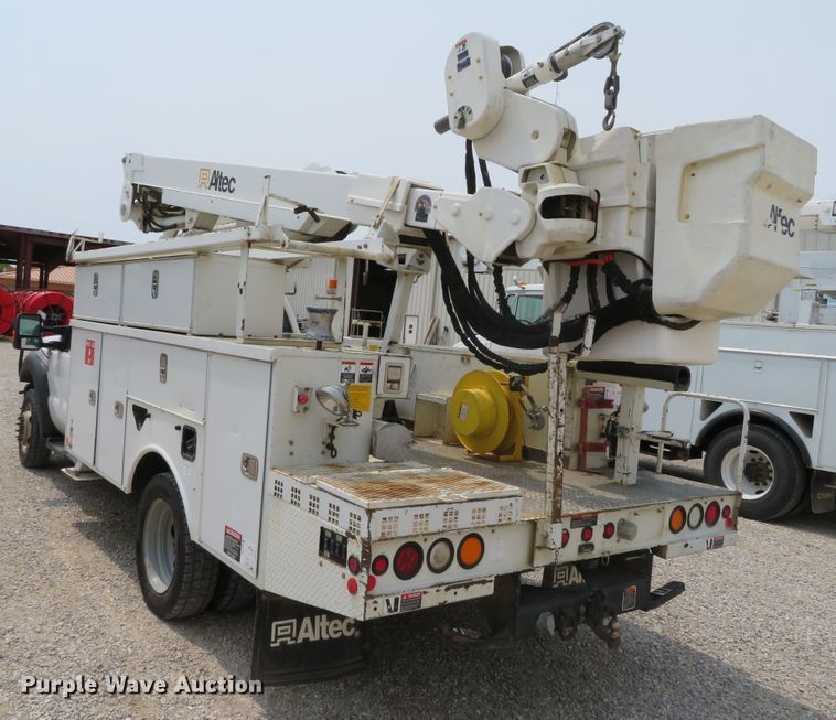 image for item DN5827 2013 Ford F550  bucket truck