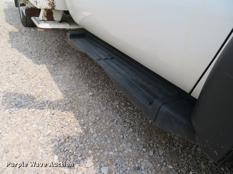 image for item DN5827 2013 Ford F550  bucket truck