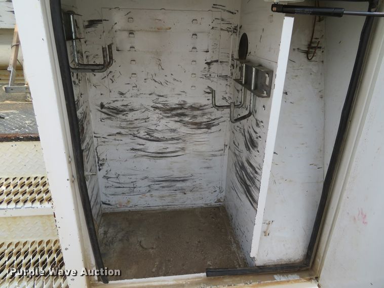 image for item DN5827 2013 Ford F550  bucket truck