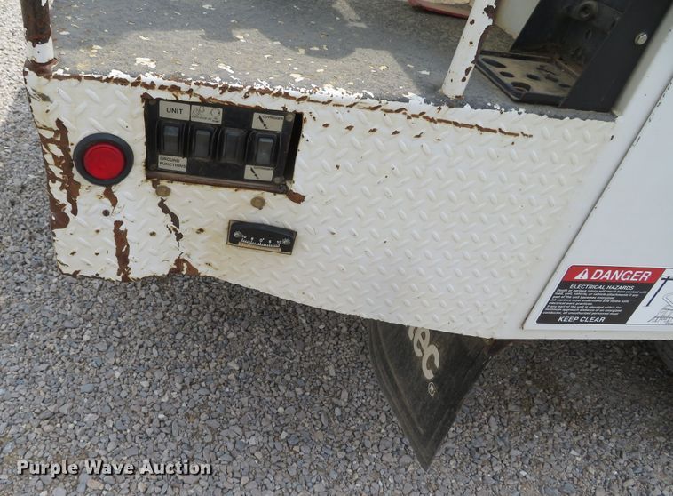 image for item DN5827 2013 Ford F550  bucket truck