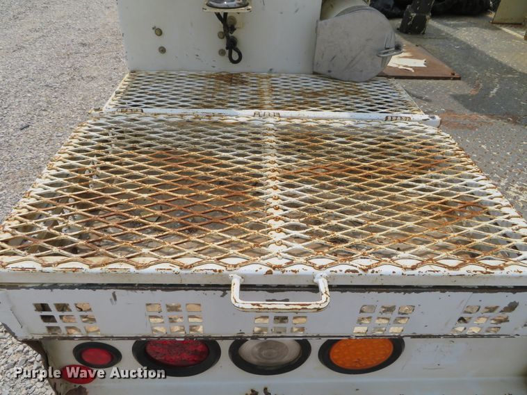 image for item DN5827 2013 Ford F550  bucket truck