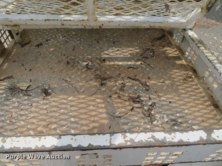 image for item DN5827 2013 Ford F550  bucket truck