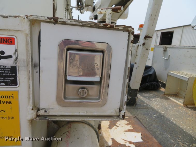 image for item DN5827 2013 Ford F550  bucket truck