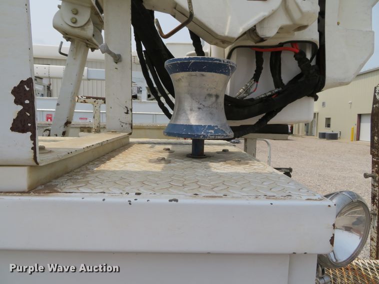 image for item DN5827 2013 Ford F550  bucket truck