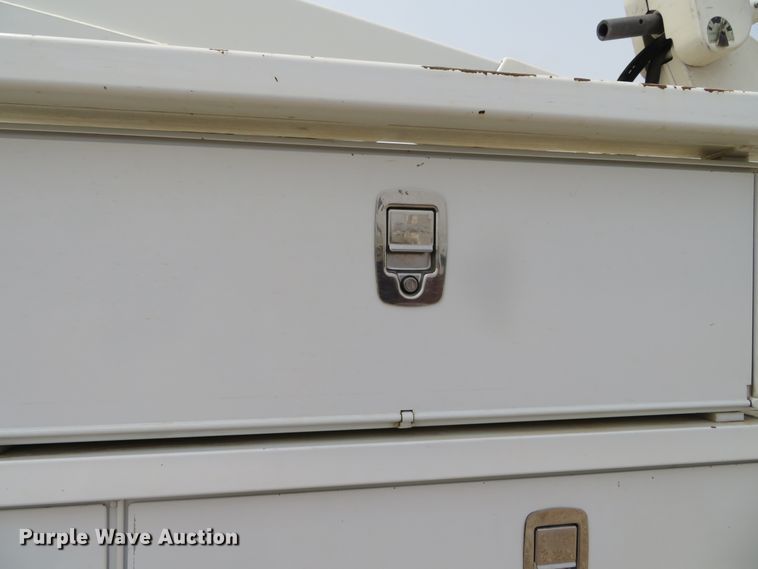 image for item DN5827 2013 Ford F550  bucket truck