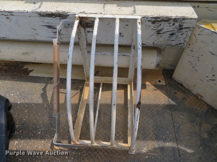 image for item DN5827 2013 Ford F550  bucket truck