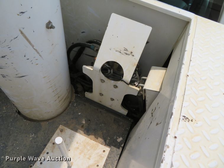 image for item DN5827 2013 Ford F550  bucket truck