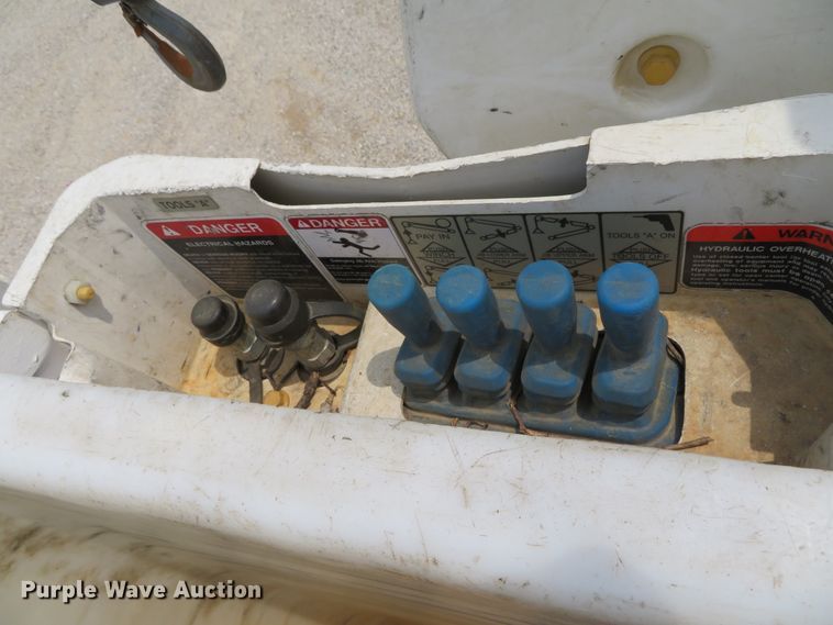 image for item DN5827 2013 Ford F550  bucket truck