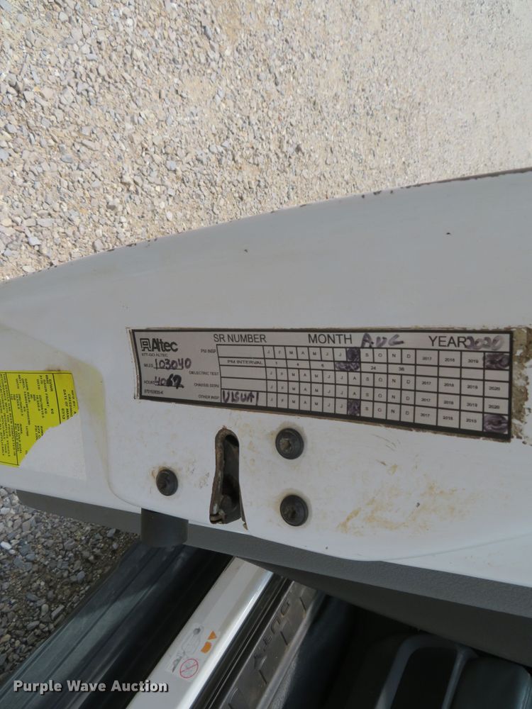 image for item DN5827 2013 Ford F550  bucket truck