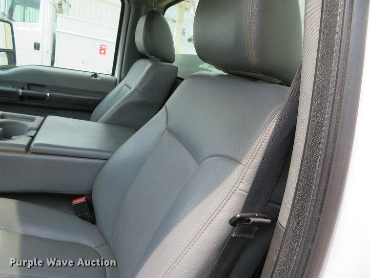 image for item DN5827 2013 Ford F550  bucket truck