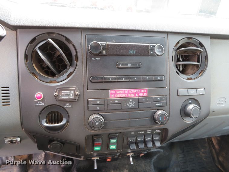 image for item DN5827 2013 Ford F550  bucket truck