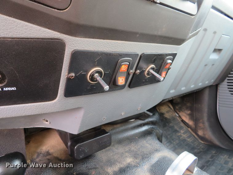 image for item DN5827 2013 Ford F550  bucket truck