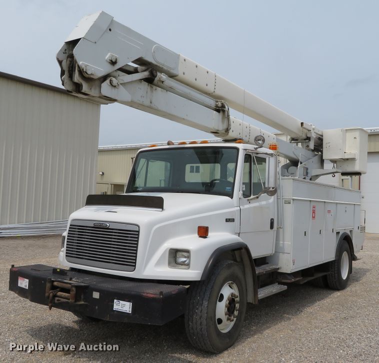 image for item DN5828 2002 Freightliner FL80  bucket truck