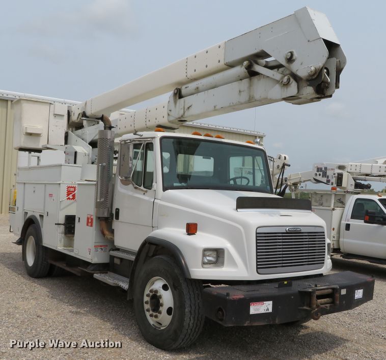 image for item DN5828 2002 Freightliner FL80  bucket truck