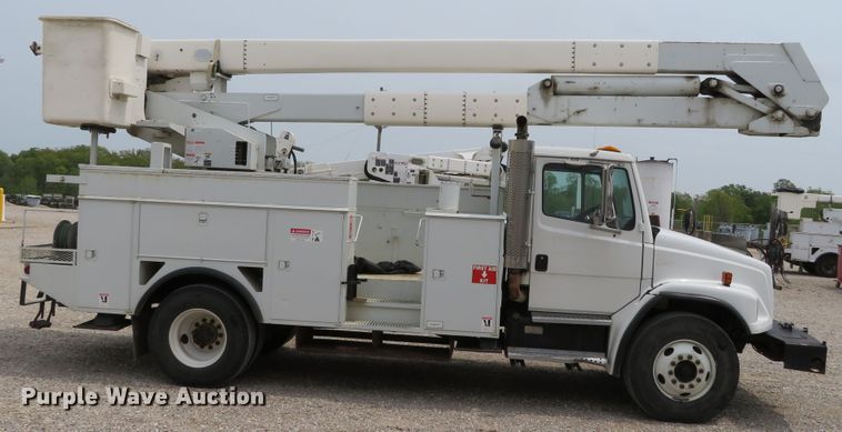 image for item DN5828 2002 Freightliner FL80  bucket truck