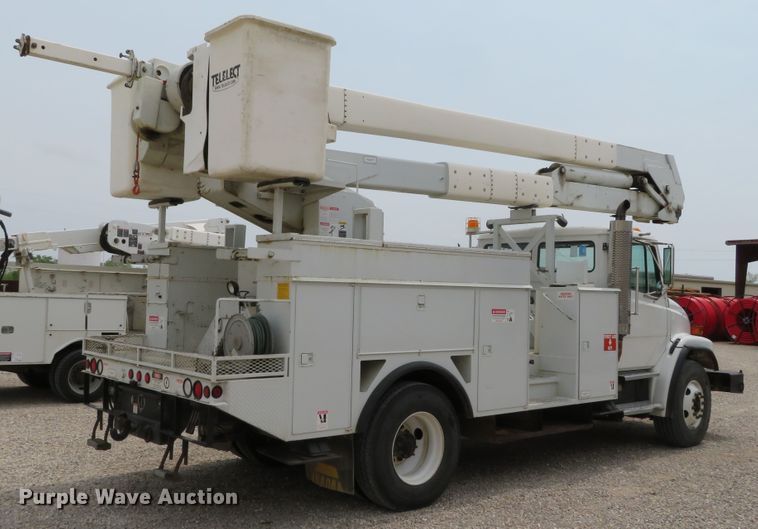 image for item DN5828 2002 Freightliner FL80  bucket truck