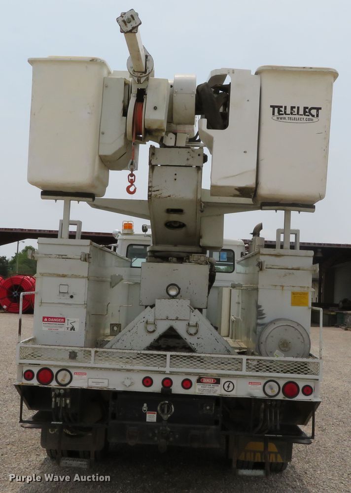 image for item DN5828 2002 Freightliner FL80  bucket truck