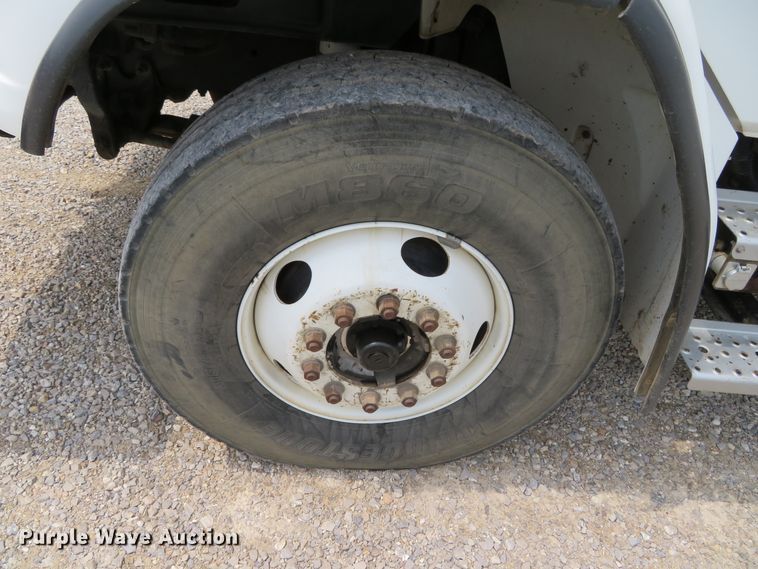 image for item DN5828 2002 Freightliner FL80  bucket truck