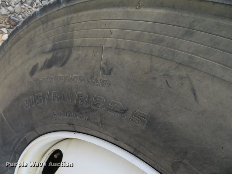 image for item DN5828 2002 Freightliner FL80  bucket truck