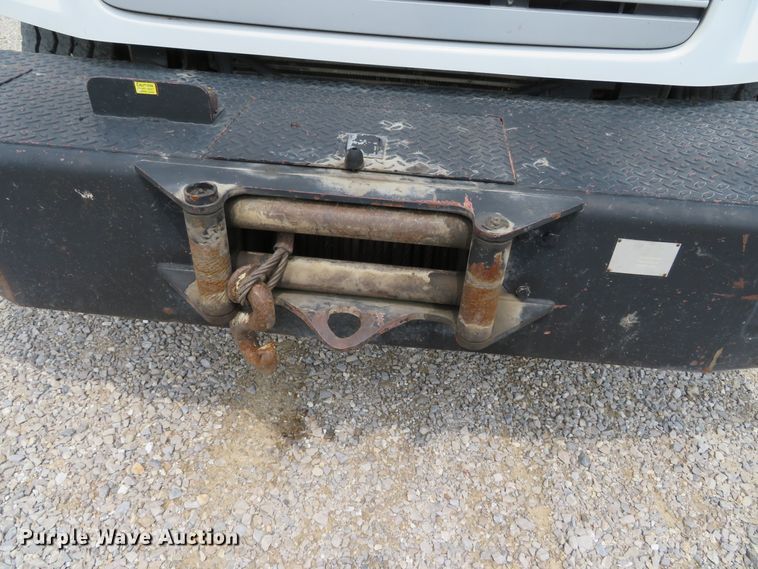 image for item DN5828 2002 Freightliner FL80  bucket truck