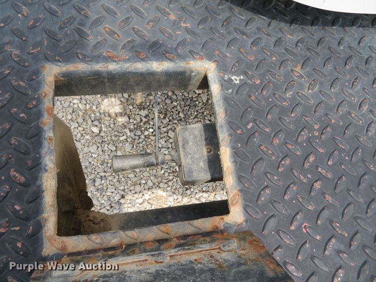 image for item DN5828 2002 Freightliner FL80  bucket truck