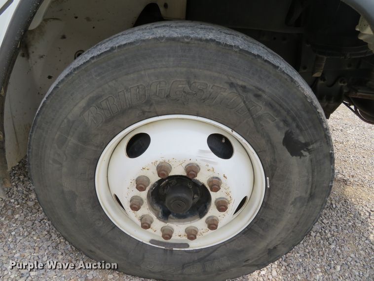 image for item DN5828 2002 Freightliner FL80  bucket truck