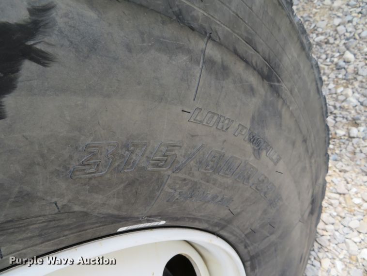 image for item DN5828 2002 Freightliner FL80  bucket truck