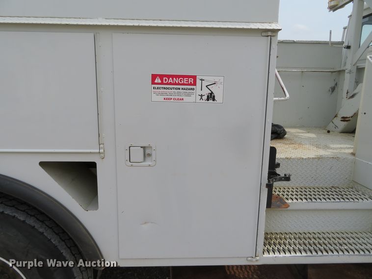 image for item DN5828 2002 Freightliner FL80  bucket truck