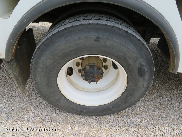 image for item DN5828 2002 Freightliner FL80  bucket truck