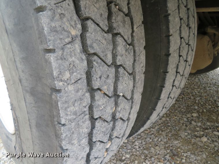 image for item DN5828 2002 Freightliner FL80  bucket truck