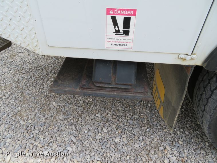 image for item DN5828 2002 Freightliner FL80  bucket truck