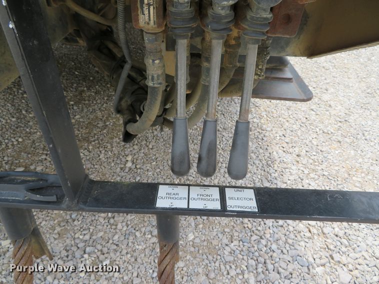 image for item DN5828 2002 Freightliner FL80  bucket truck