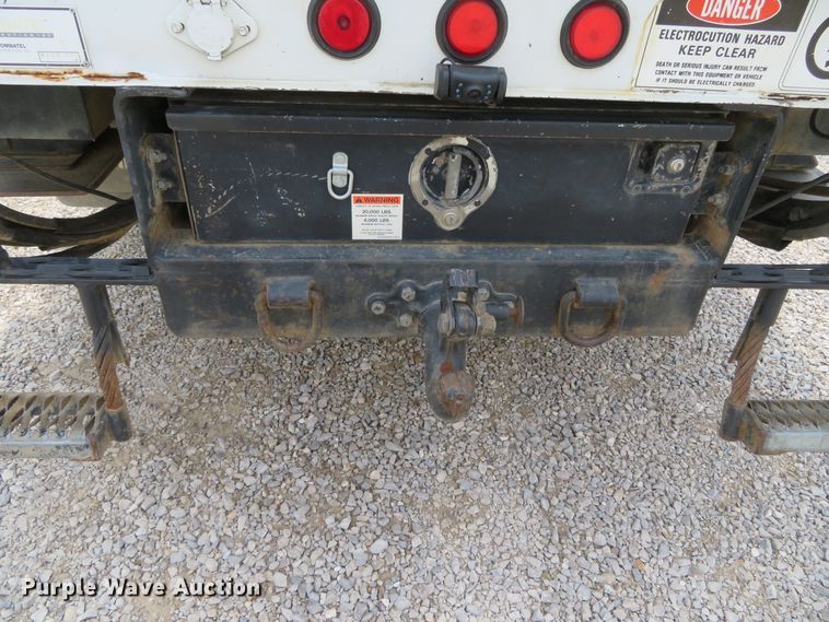image for item DN5828 2002 Freightliner FL80  bucket truck