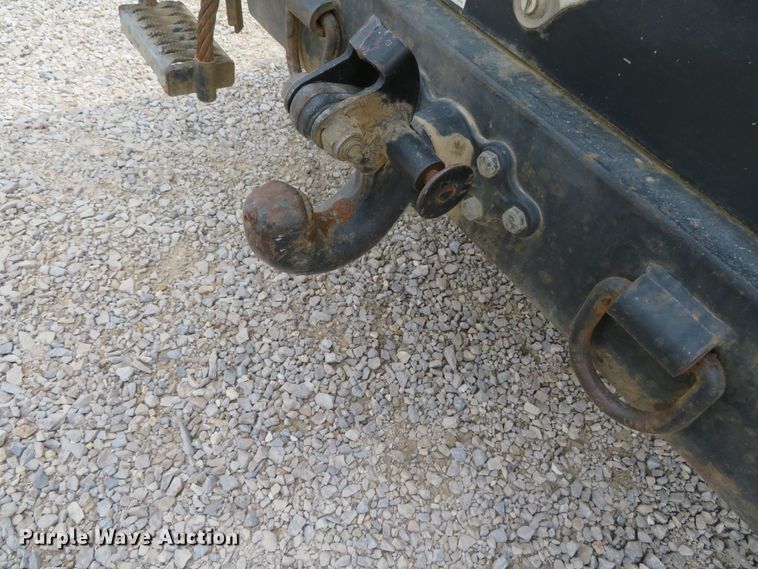 image for item DN5828 2002 Freightliner FL80  bucket truck